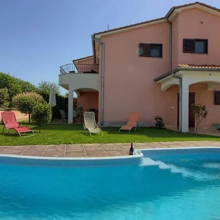 Joy With Private Pool *